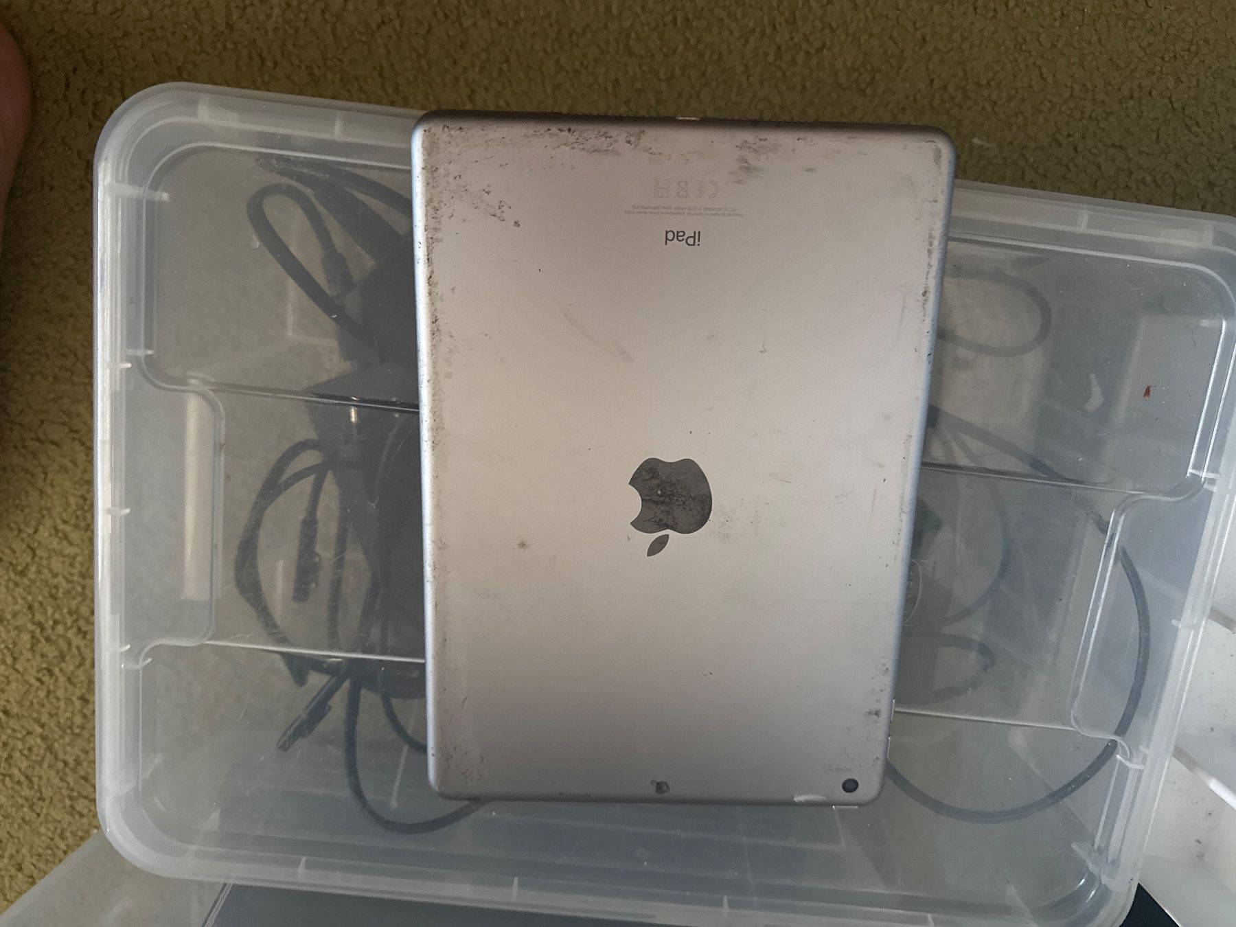 Apple Tablet PC: Ipad 6. Generation - A1893 – Defekt aus Olten von HoYa01 1