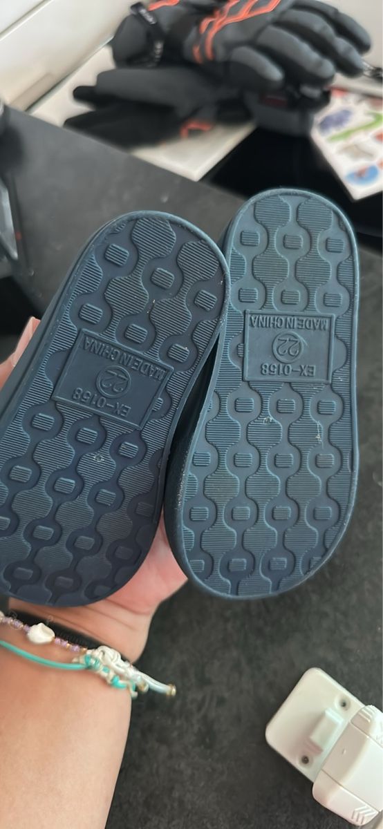 Scarpe da uomo: Sandale été unisexe  – Nuovo (secondo la descrizione) da Carouge GE venduto da Leeleelee2 1