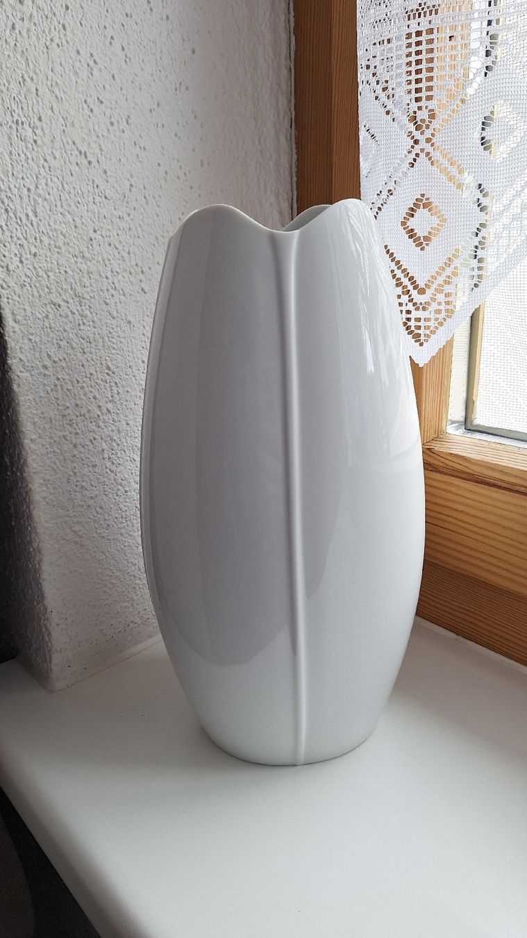 Vasen & Gefässe: Vase Tirschenreuth 1838 – Neu und originalverpackt aus Schwarzenbach SG von ct-porzellan