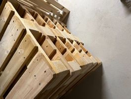 Palletten zu verkaufen