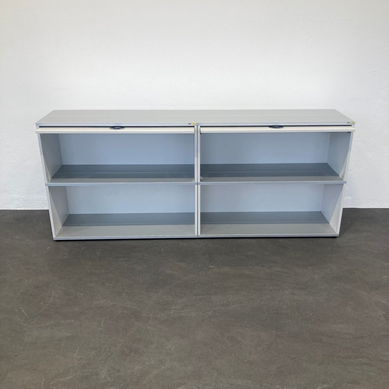 Scaffali: Denz D3 Sideboard 2-OH Hellgrau - 2000mm - ohne Schloss – Usato da Schönenwerd venduto da mcofficeshop 1