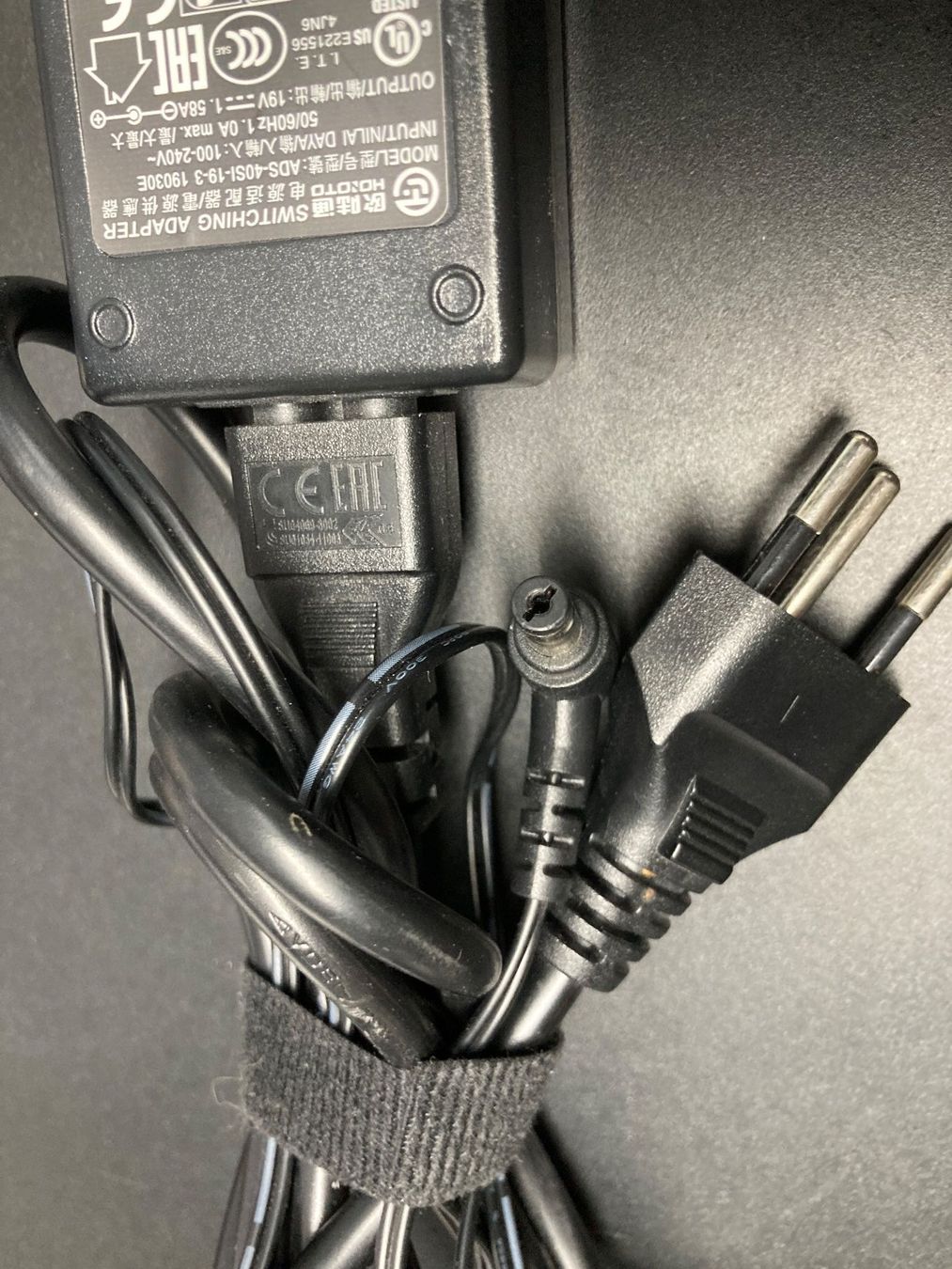 Unità & Adattatore: AC / DC Adapter – Usato da Lüsslingen venduto da Piper 1