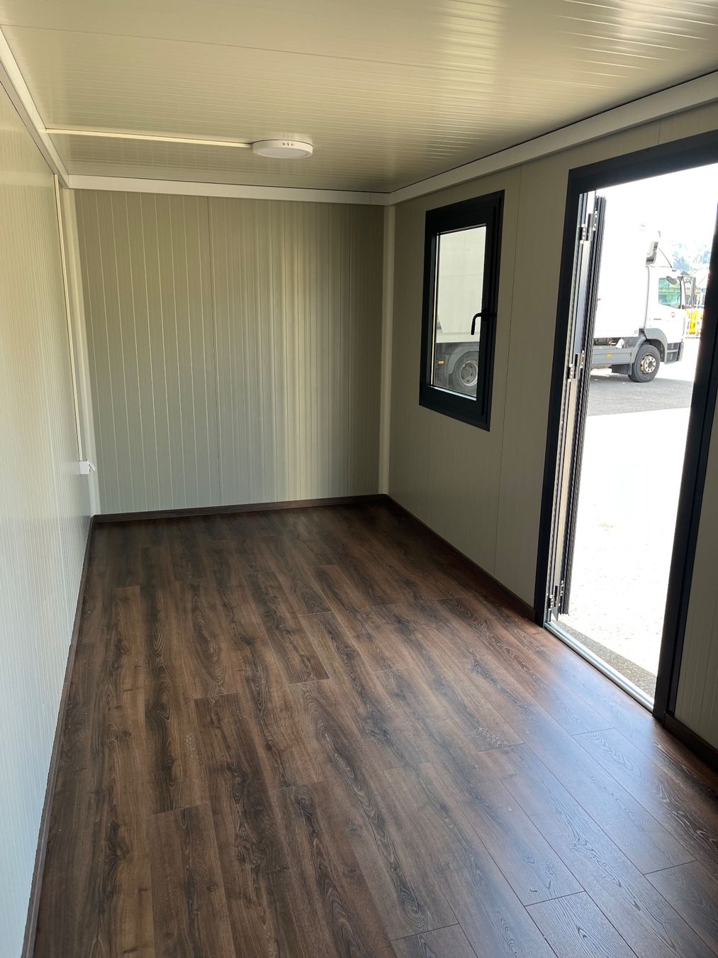 Baucontainer: Bürocontainer / Hofladen / Baucontainer 6m – Neu (gemäss Beschreibung) aus Oftringen von Britta 2