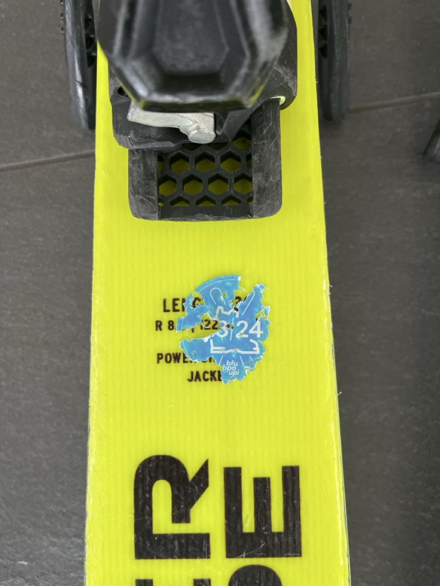 Head Skis: Ski 130cm Head Super Shape – D'occasion à Fischenthal par andivolley 8