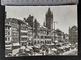 1950 Ansichtskarte vom Marktplatz und Rathaus Basel