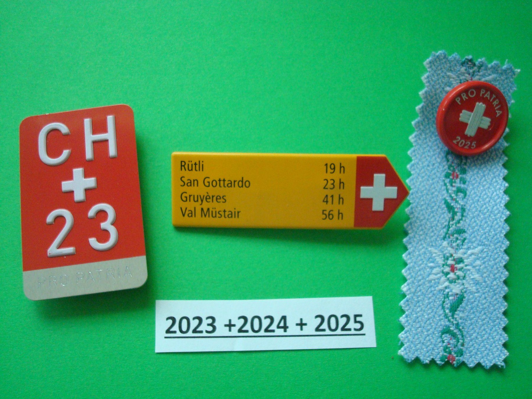 Placchette & Badge: Abzeichen 1. August 2023+2024+2025 – Nuovo (secondo la descrizione) da Riehen venduto da Baerewaegli