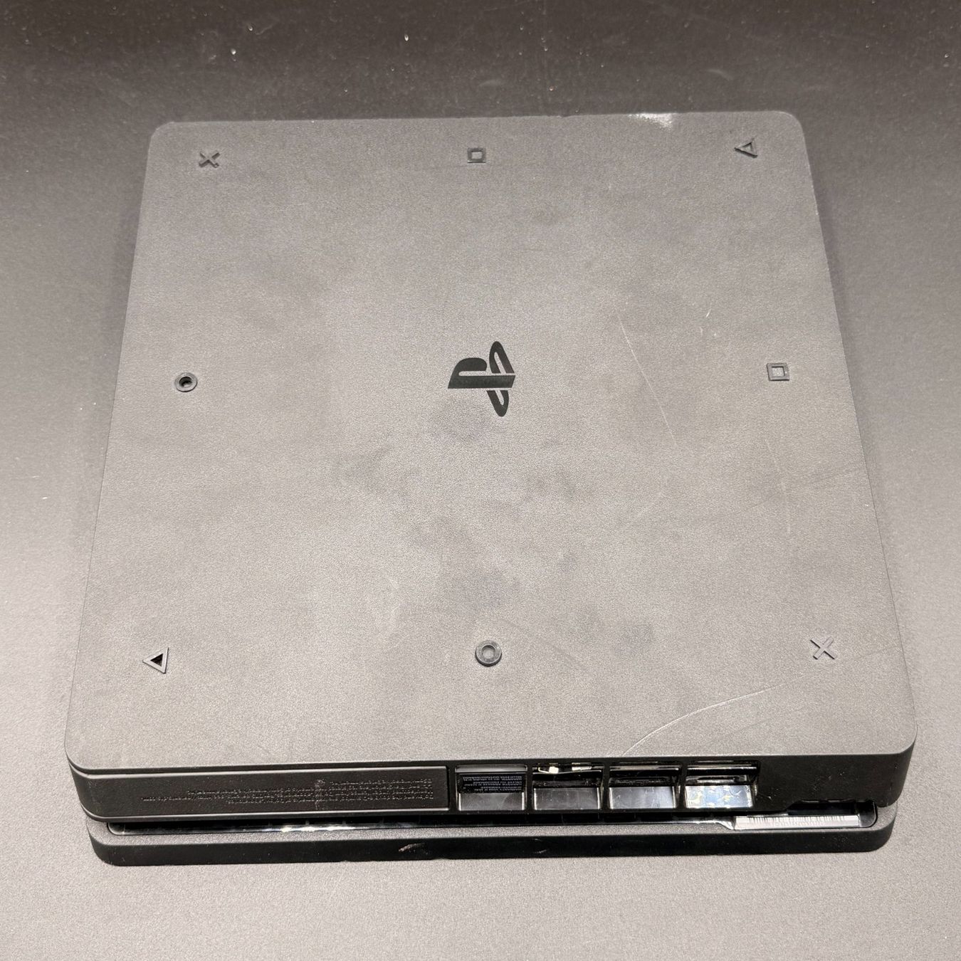 Sony Console: Sony PS4 Slim mit Controller & Kabeln – Difettoso da Düdingen venduto da Nerdworld 6