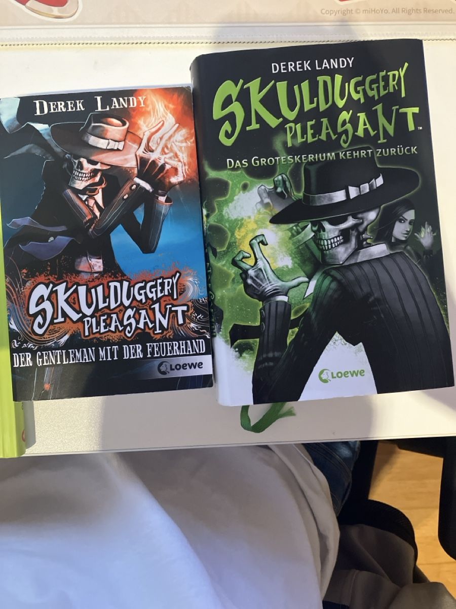 Libri: Skulduggery Pleasant 2 Bücher – Usato da Nürensdorf venduto da Santoryuu