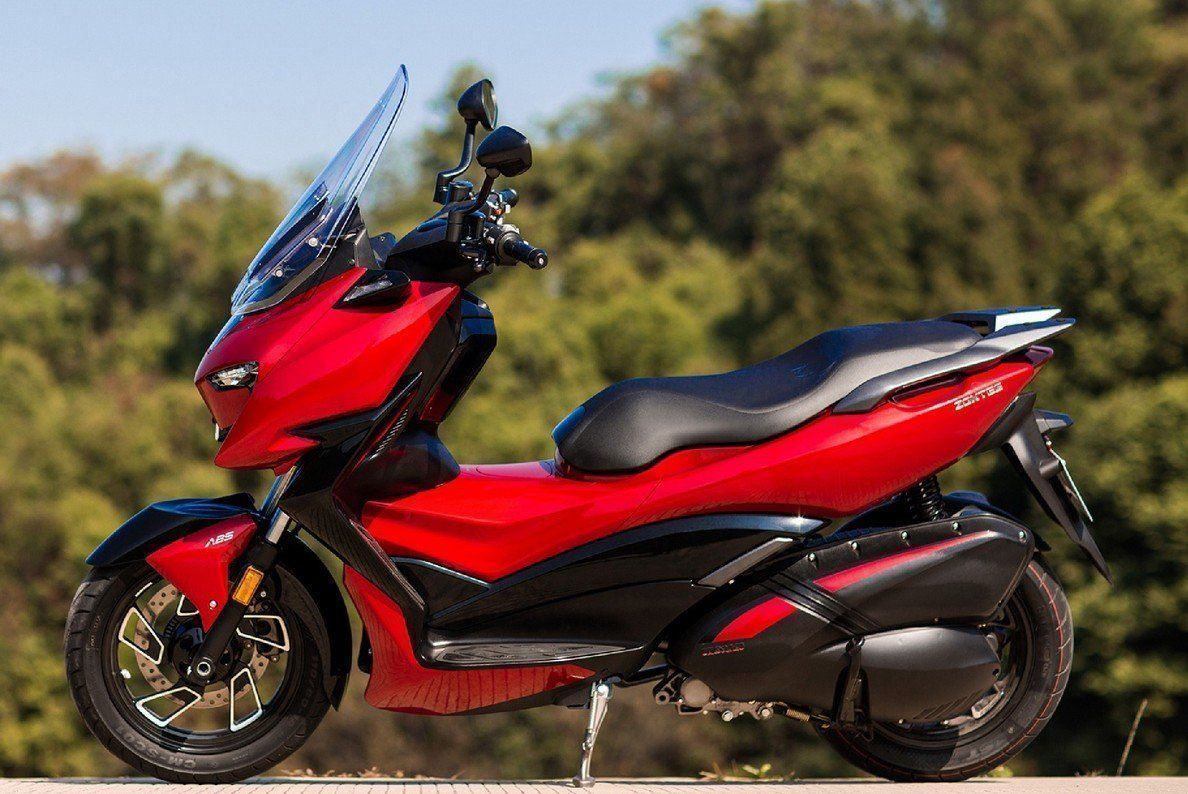 Zontes Strada: Roller Zontes 310 M – Nuovo (secondo la descrizione) da Seewen SO venduto da Swiss-moto-bike 3