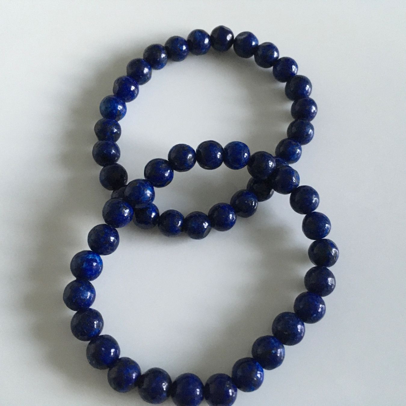 Bracciali & Braccialetti: 2  Bracelets blau aus Steinkügelchen – Usato da Freienwil venduto da Hubi030
