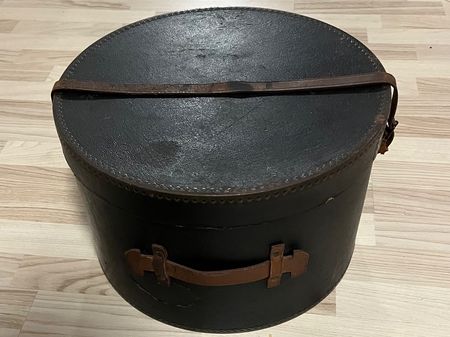 ANTIKE/R HUT-SCHACHTEL/-RUNDKOFFER / zirka 1880-1910!