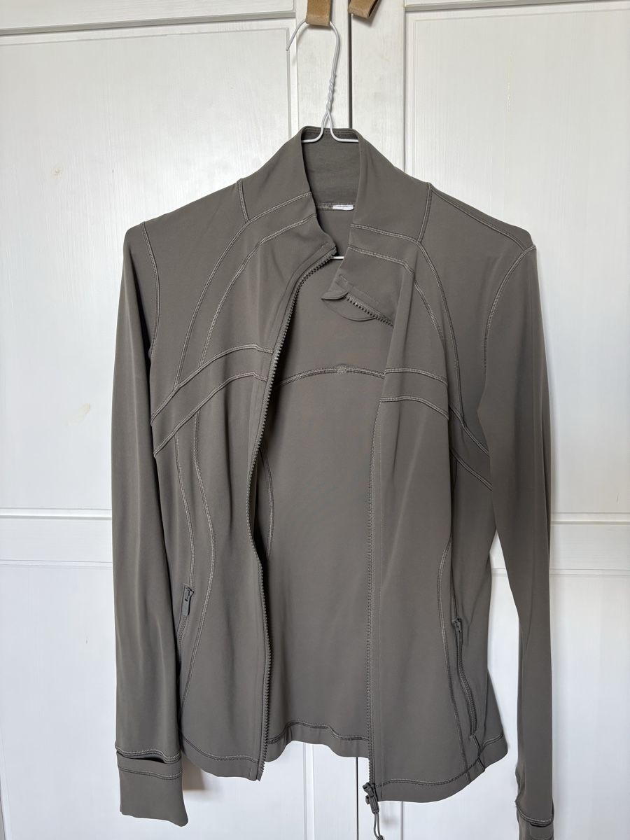 Giacche: Lululemon Nulu Trainingsjacke  – Usato da Esslingen venduto da jen_7phv 2