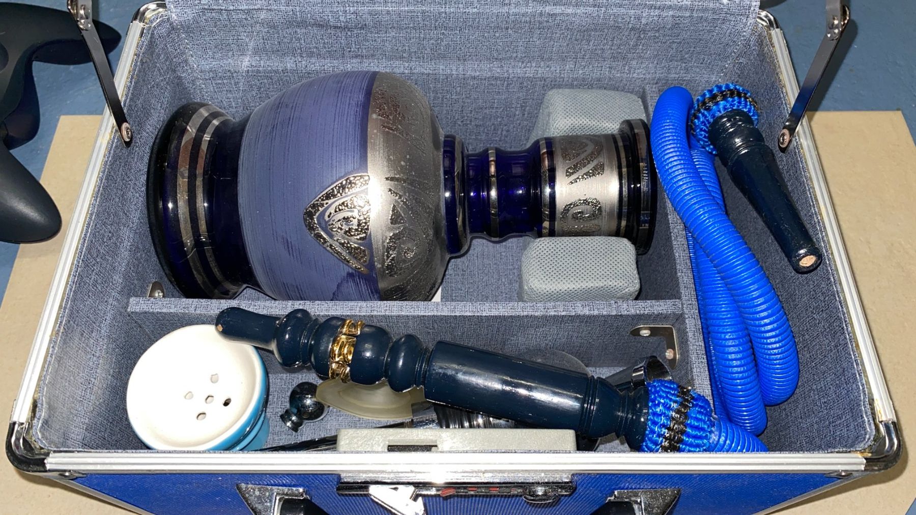 Wasserpfeifen: Shisha mit Koffer – Neu (gemäss Beschreibung) aus Effretikon von Swisscanadian