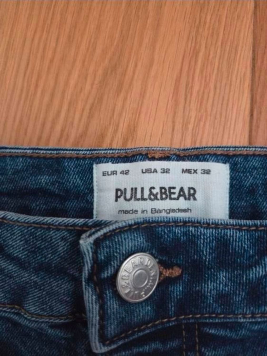 Pull&Bear Jeans: Jeansshorts Pull&Bear blau, Grösse 42, neuwertig – Usato da Wetzikon ZH venduto da mar_8jrl 2