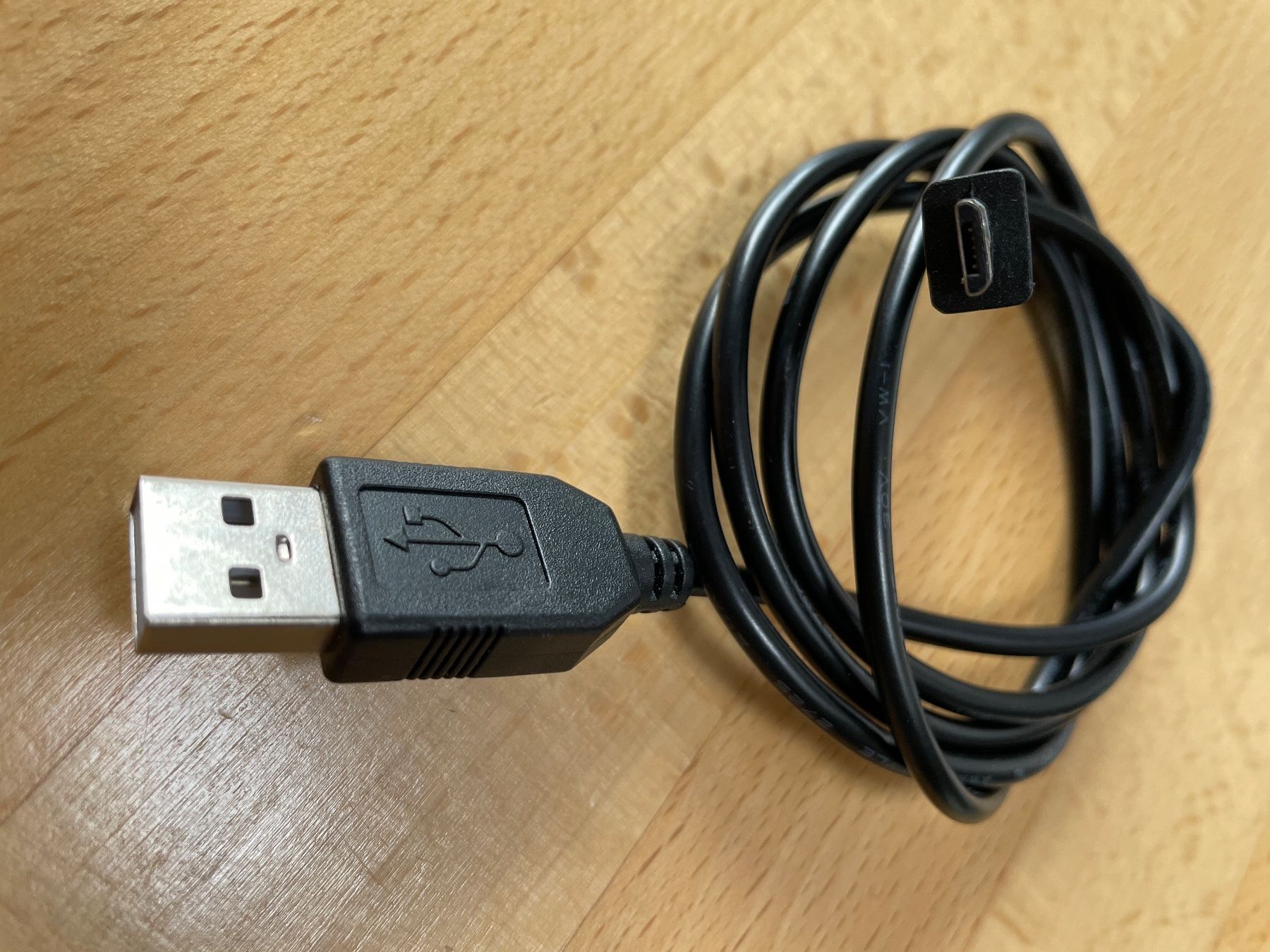 Cavi: Ladekabel schwarz, USB auf Micro USB – Usato da Matzingen venduto da carola71