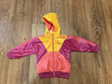 Adidas Übergangsjacke Gr. 104 neuwertig