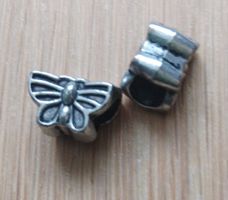 Charms Schmetterling 2 Stück Metallanhänger silberfarbig 1cm