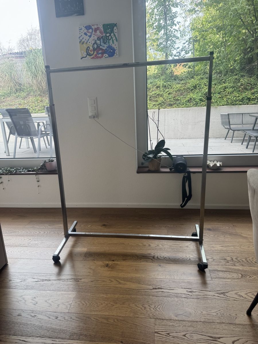 Altro in Decorazioni & Accessori: Kleiderständer Metall rollbar – Usato da Tann venduto da Carolinekne