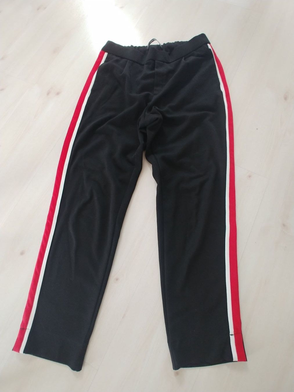 Zara Pantaloni: Hose Damen Gr. M – Usato da Bäriswil BE venduto da Rezz