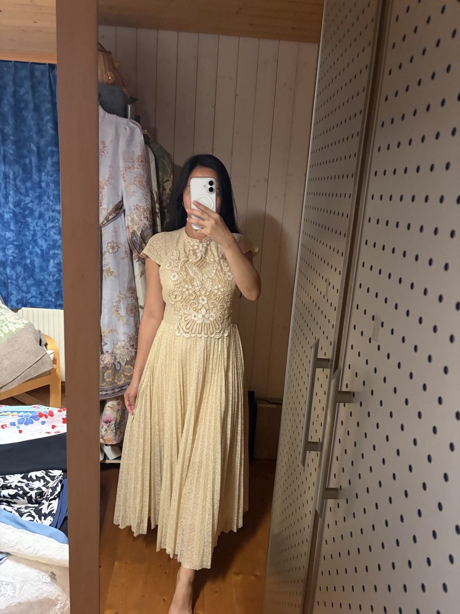 Vestiti: Elegant Butterfly Midi Dress – Usato da St.Josefen venduto da lop_lh8d 5