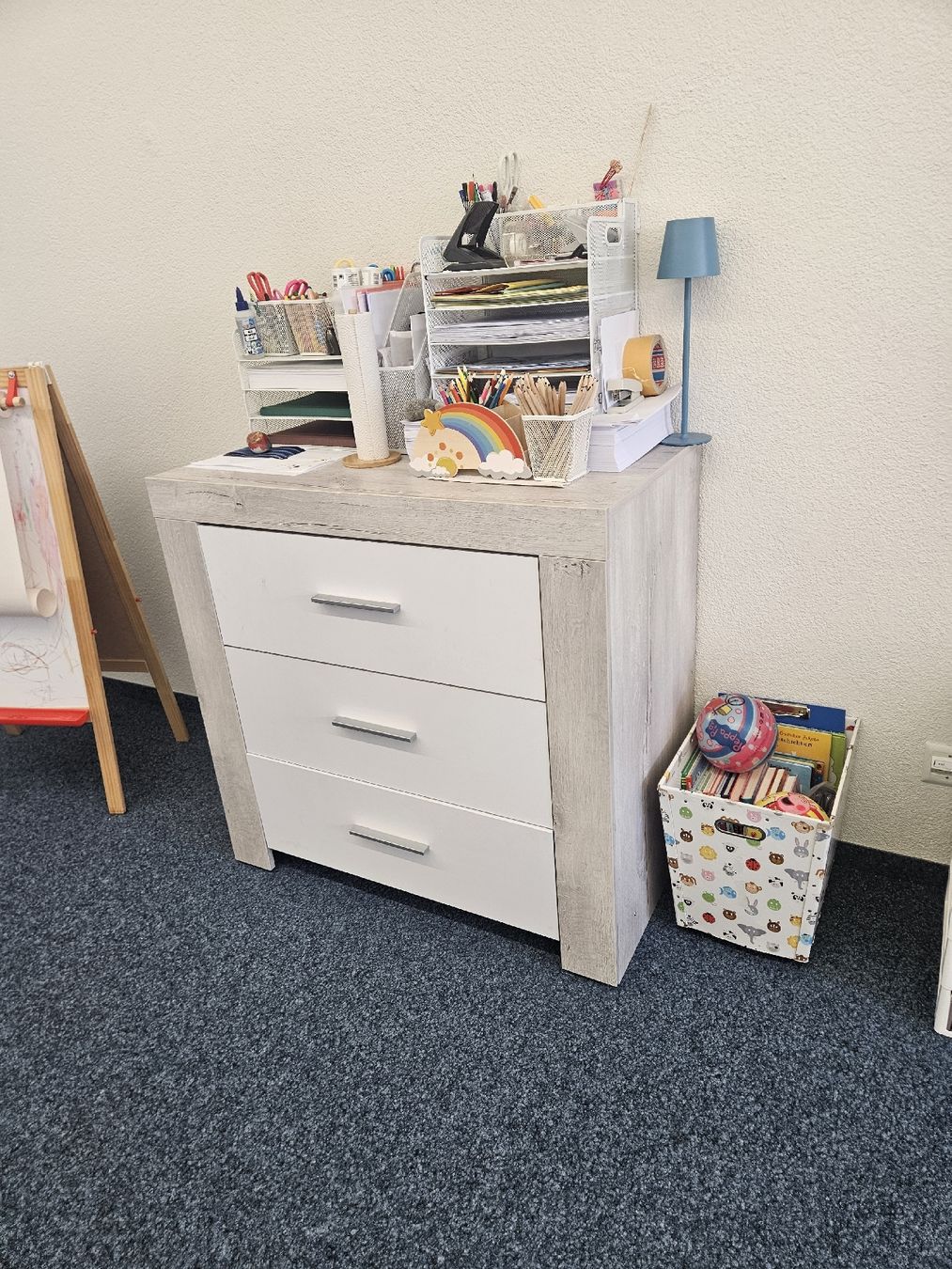 Commodes: komode weiss/grau – D'occasion à Oetwil am See par akkawi