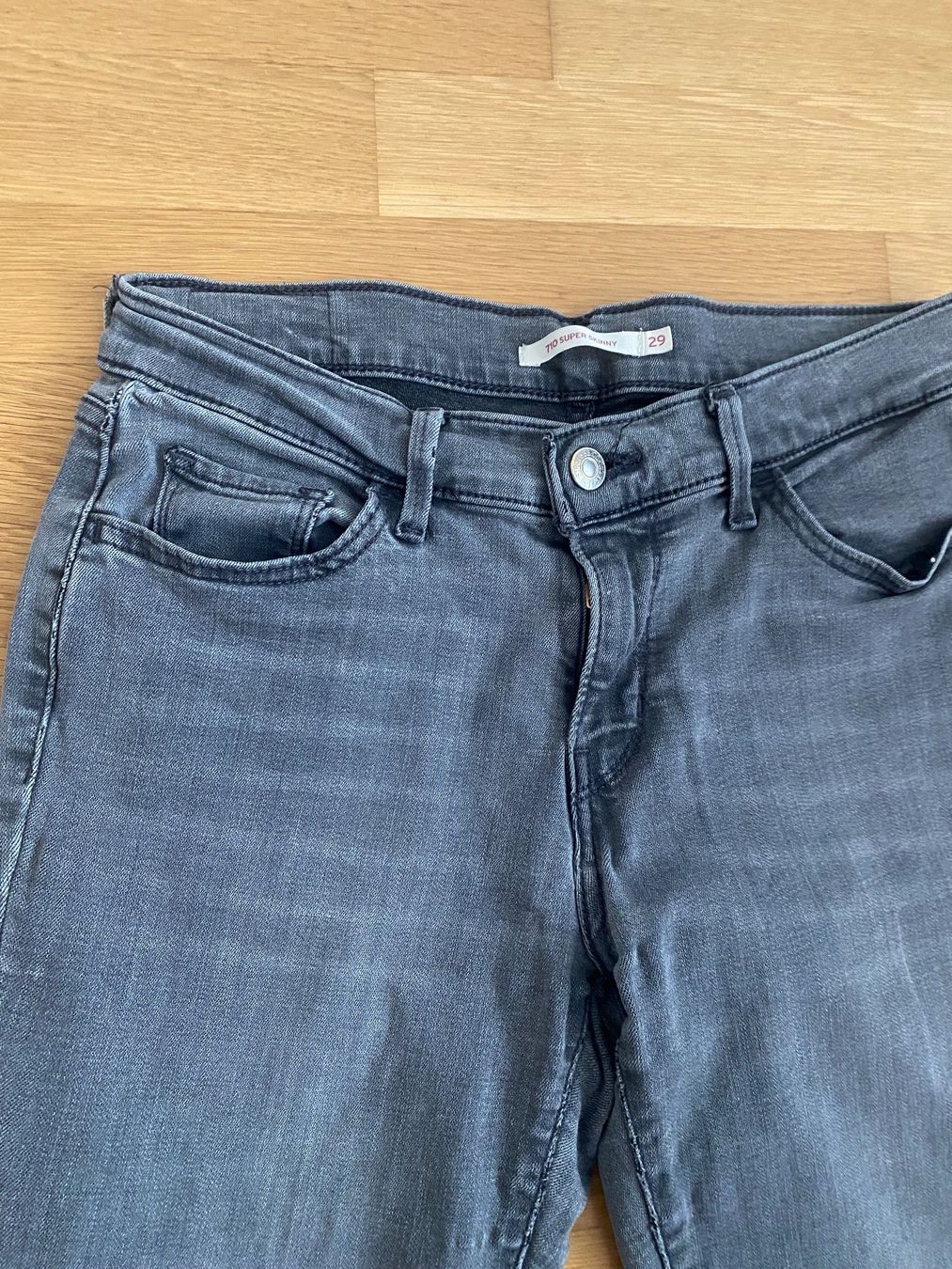 Levi's Jeans: Lewis Jeans – Usato da Riedholz venduto da emm_22qn 1