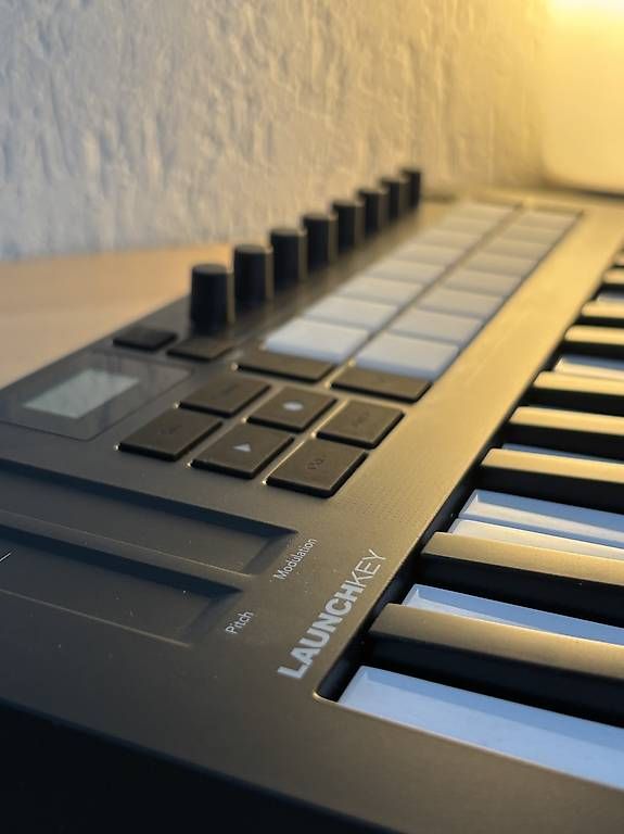 Novation Strumenti musicali: LAUNCHKEY MINI 25 MK4 – Usato da Berikon venduto da ram_b8s8 2