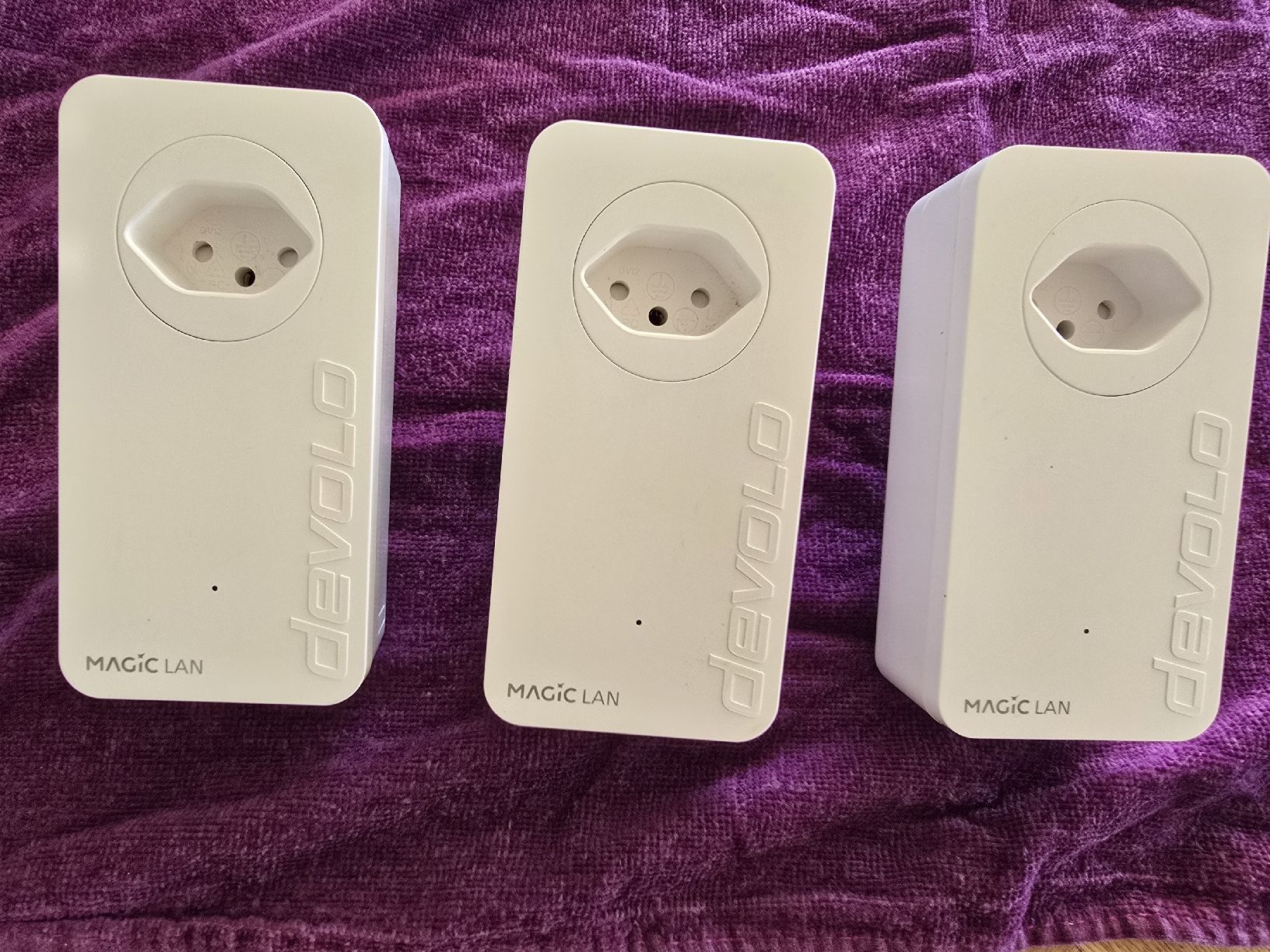 Devolo Unità & Adattatore: Devolo Magic 2 LAN — 3 adapters (Starter Kit +Extension) – Usato da Vevey venduto da Jys