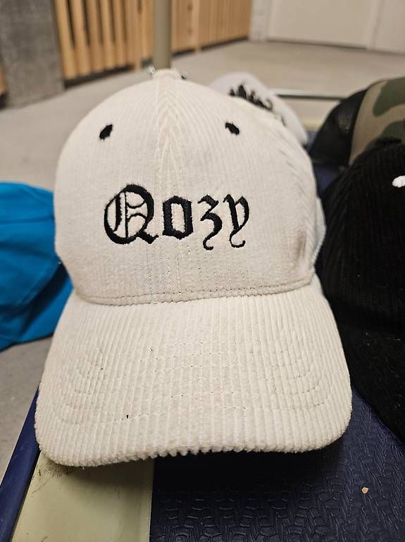 Autres vêtements & accessoires: Cap – D'occasion à Sirnach par magdallena6 4