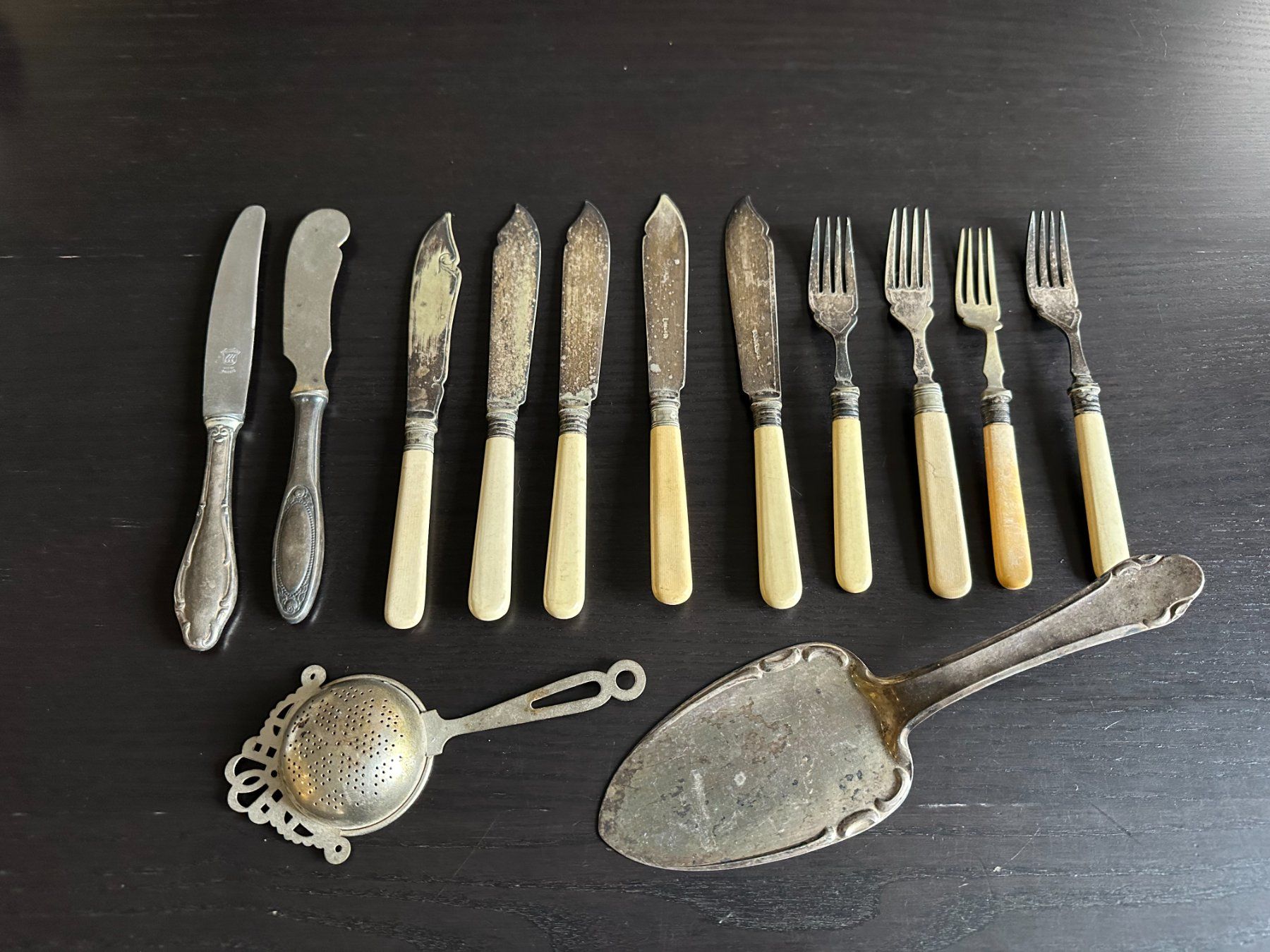 Set di posate: Antikes Besteck mit Schale – Usato da Buttwil venduto da magdalena60 2