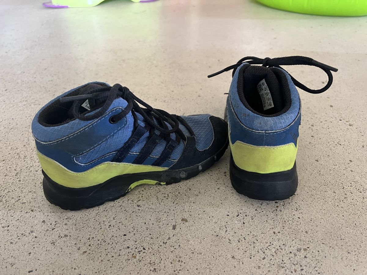 Adidas Scarpe per ragazzi: Addidas Terrex 25 – Usato da Wädenswil venduto da domgmu 1