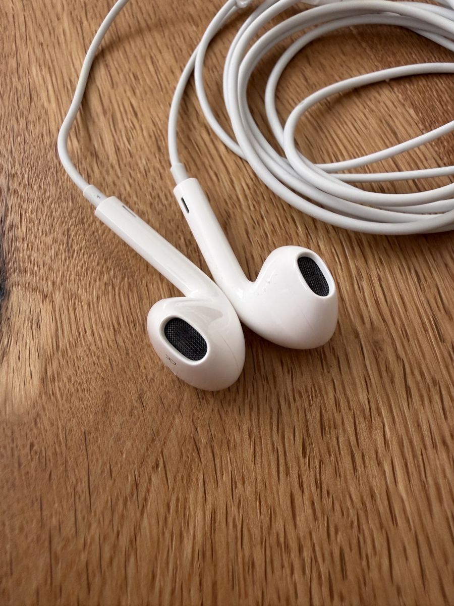 Apple Cuffie: Apple - Earpods Lightning – Usato da Interlaken venduto da fbnscl 1