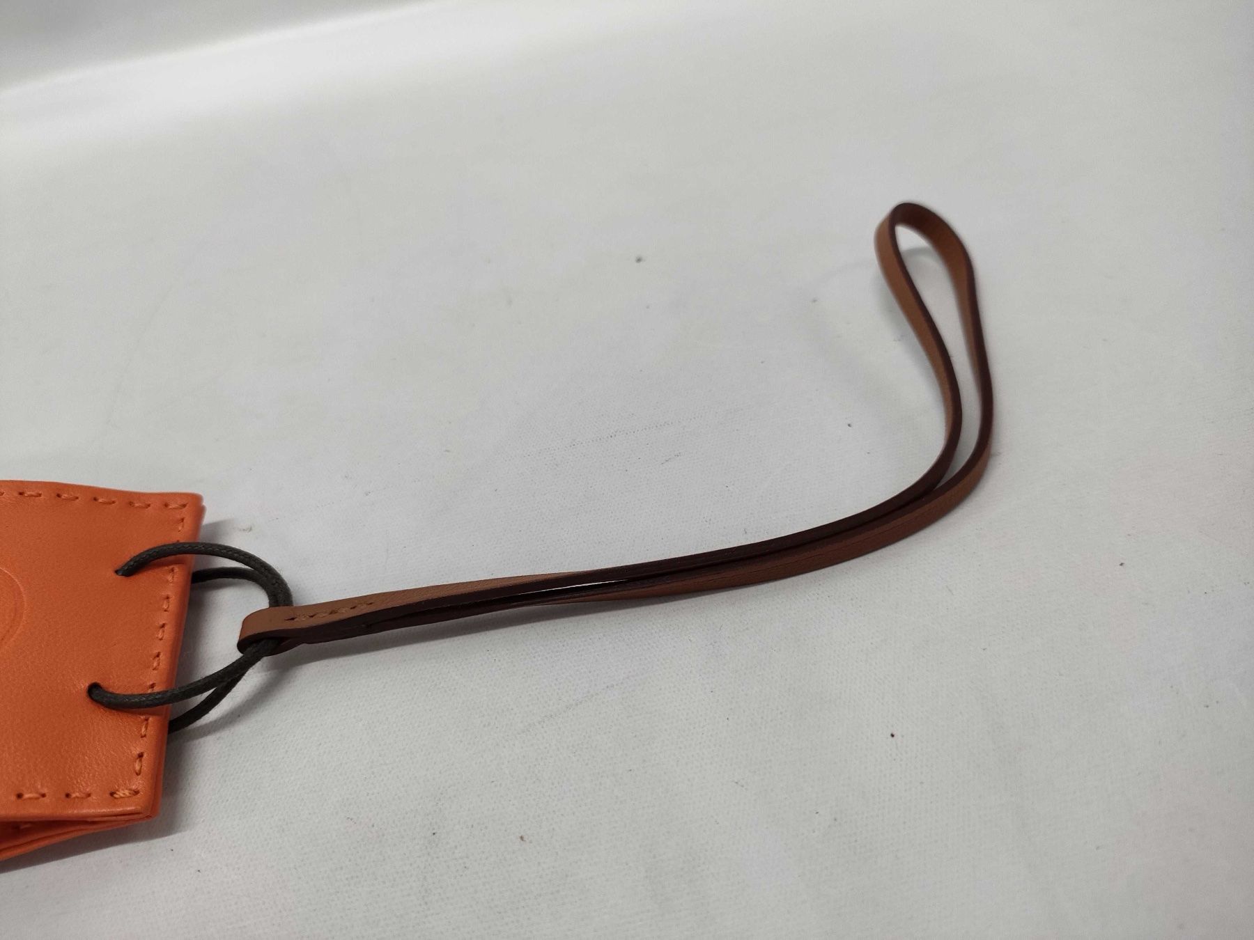 Hermès Schlüsselanhänger & - bänder: Hermes Sac Orange Bag Charm – Gebraucht aus St. Gallen von Love_Luxury 3