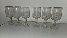 6 bicchieri per liquore finemente decorati di bianco