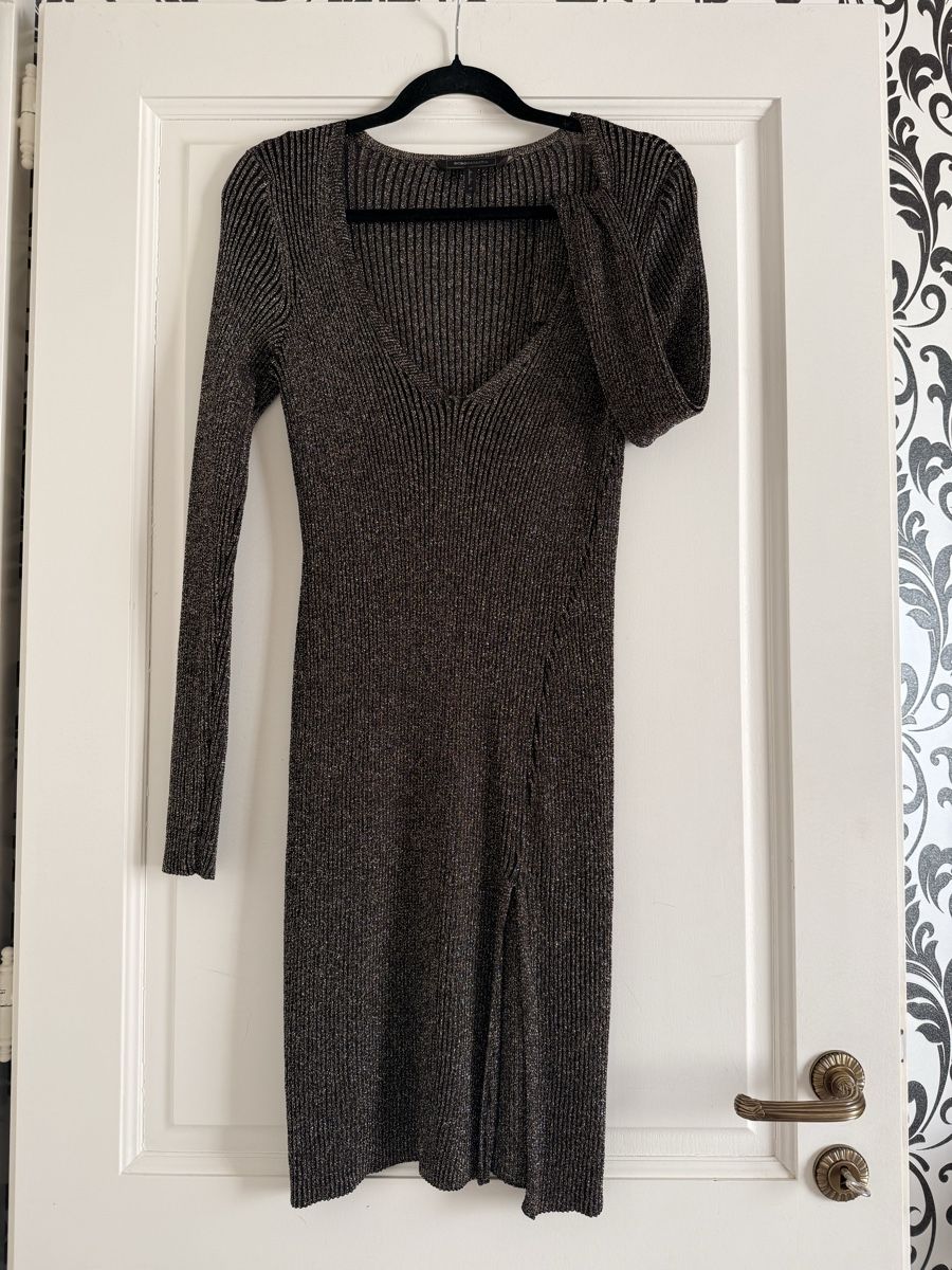 Vestiti: BCBGMAXAZRIA Metallic Knit Mini Dress – Usato da Corsier-sur-Vevey venduto da Kristina.Nova 1