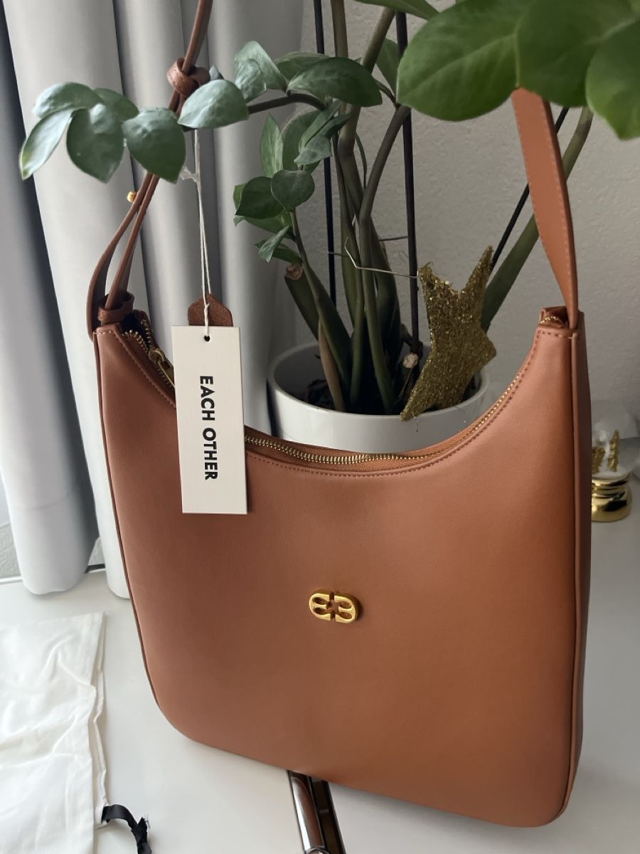 Sacs femmes: Each Other Paris Leder  Handtasche, neu – Neuf avec emballage d'origine à Bätterkinden par spital144