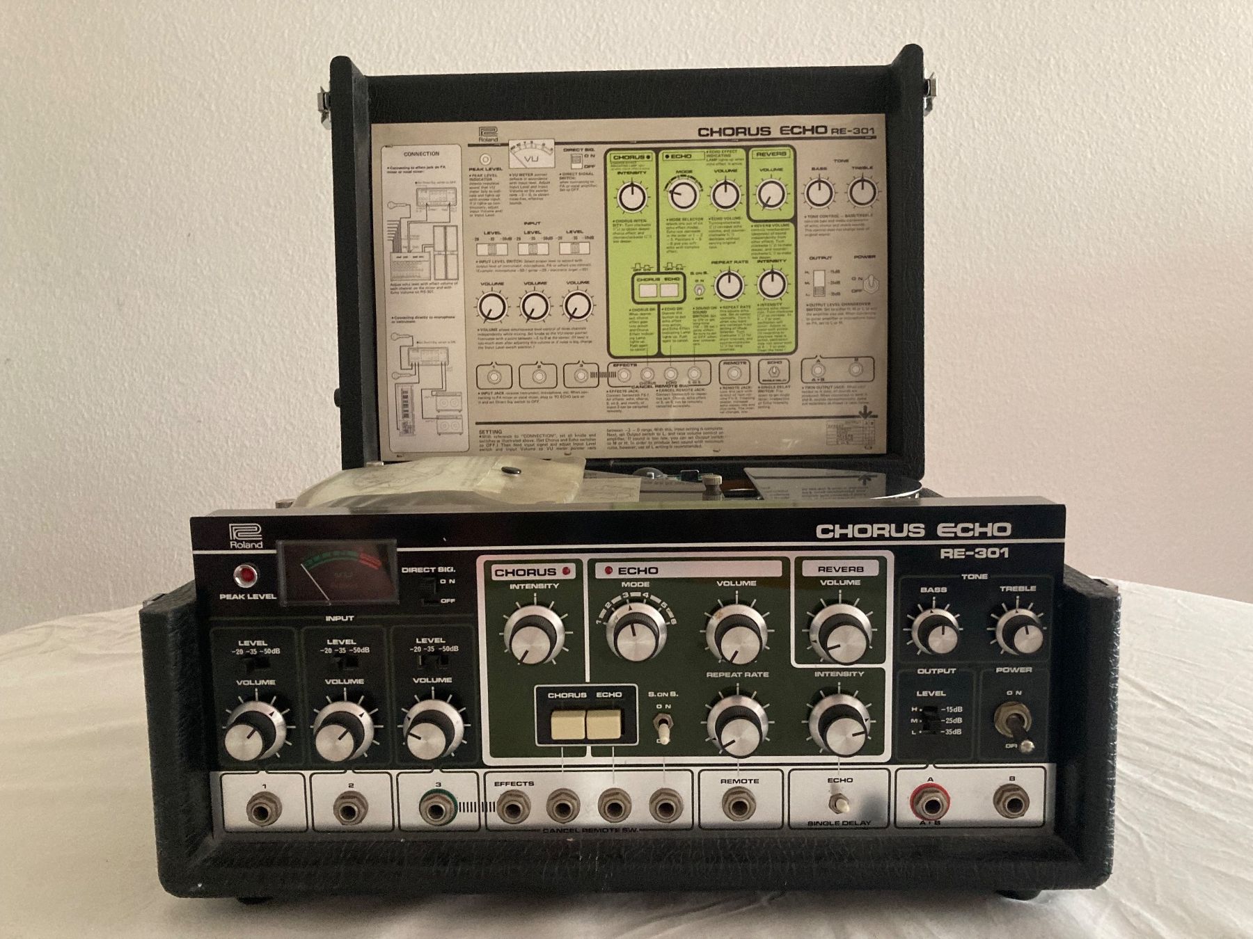 Roland Egaliseurs: Roland RE-301 Chorus Echo unité d'effets audio – D'occasion à Genève par Patchmaster 5