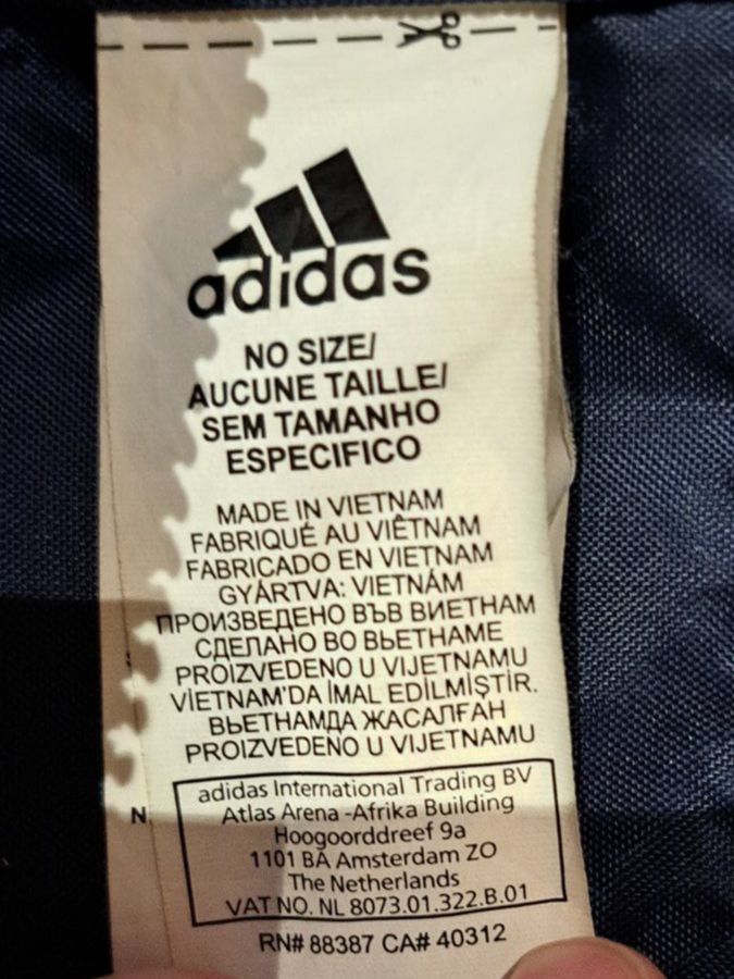 Adidas Borse & Zaini: Kinderrucksack Adidas – Usato da Erlinsbach venduto da carolinalexia 3