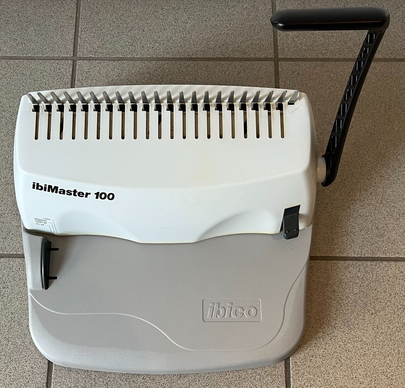 Ibico Bindegeräte: Ibico ibiMaster 100 Locher / Bindemaschine – Gebraucht aus Lyss von wsb_bng2 2