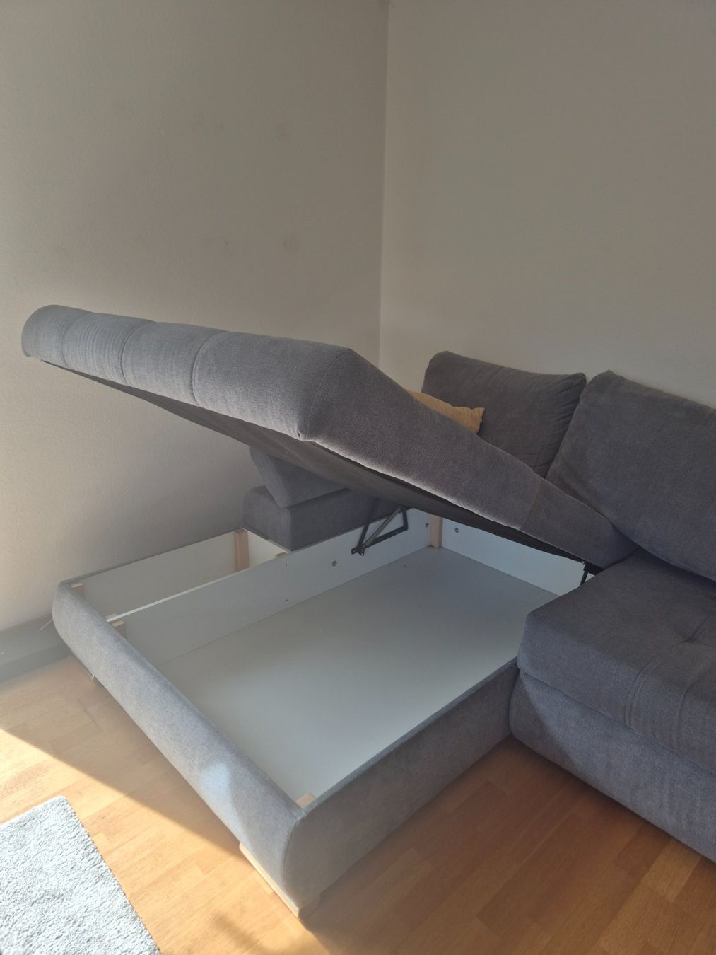 Divani: Grosses Ecksofa/ Schlafsofa grau mit Stauraum – Usato da Luzern venduto da max_9mgy 2