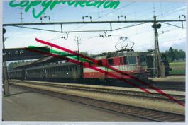 SBB-CFF Re 4/4 Swiss Express. Ort unbekannt. Foto.