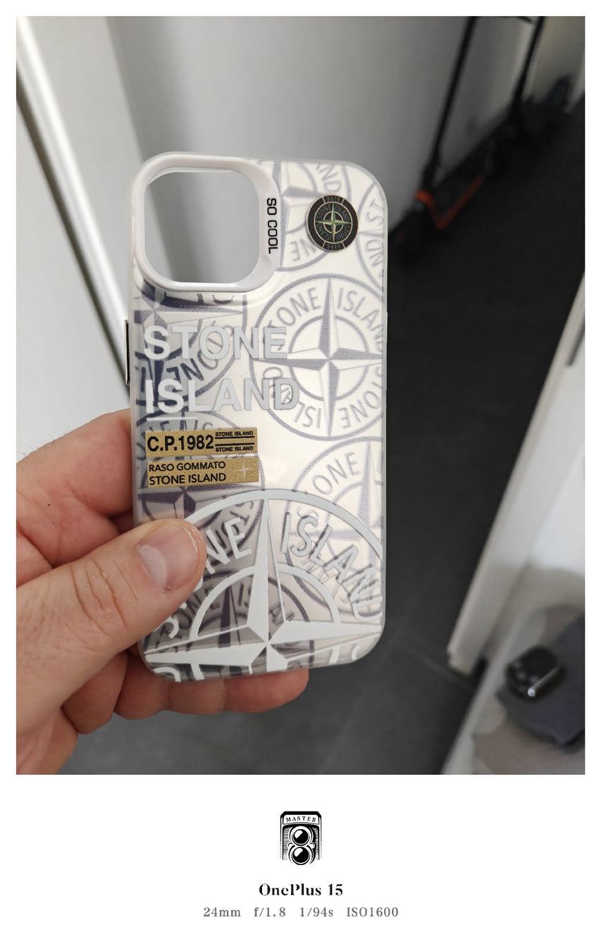 Stone Island Cover & Protezioni schermo: Coque iphone 15 Stone Island – Nuovo e nell'imballaggio originale da noréaz venduto da mepla76