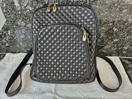 Rucksack Schwarz Leder mit goldfarbenen Reissverschlüssen