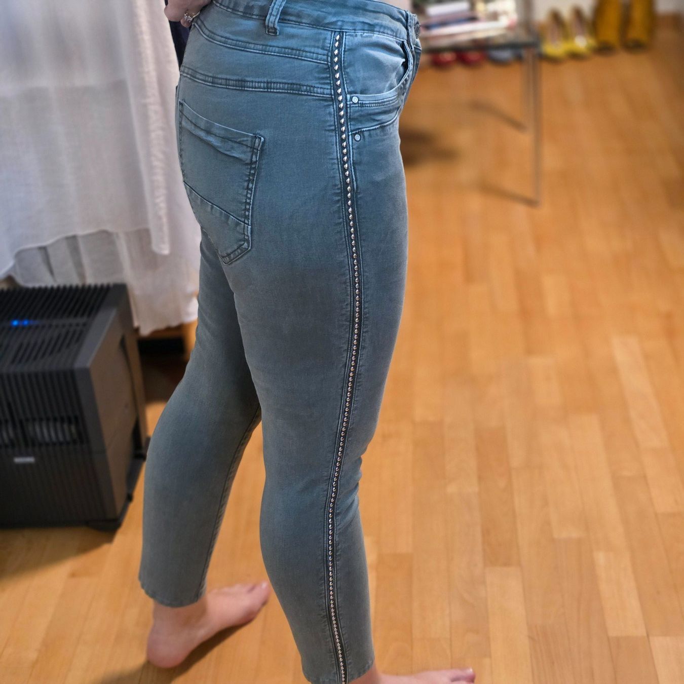 Jeans: Multiblu Jeans mit Nieten olive Gr. 38 – Usato da Wald ZH venduto da CapLux 1