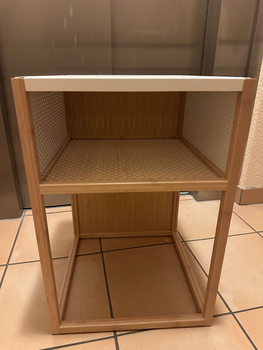 Comodini: Table de chevet moderne, IKEA, bois clair et blanc – Usato da Orbe venduto da br1_tyr8 2