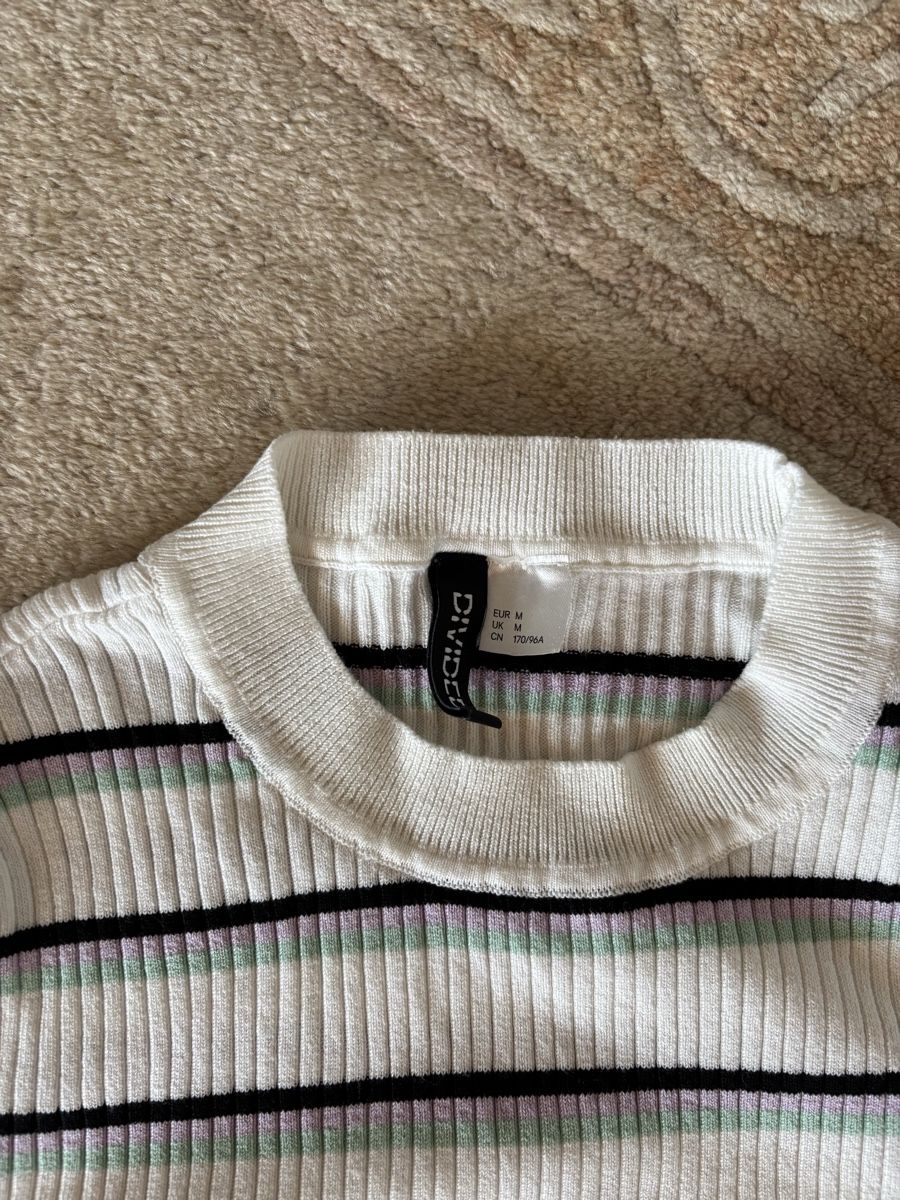 H&M T-shirts: T-Shirt – D'occasion à Eggersriet par car_w5cl 1