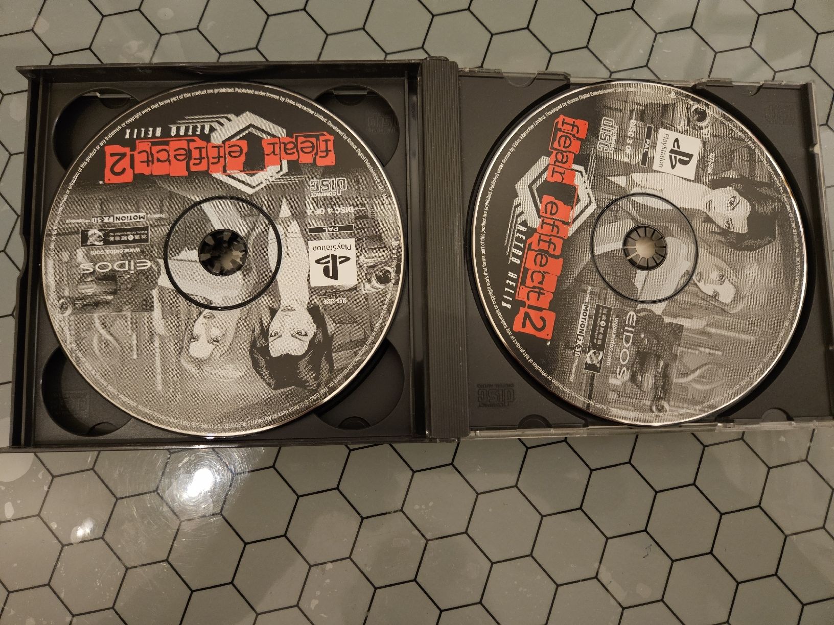 Sony Giochi: Jeux PS1 Fear Effect 2 – Usato da Genève venduto da Pedro67 2