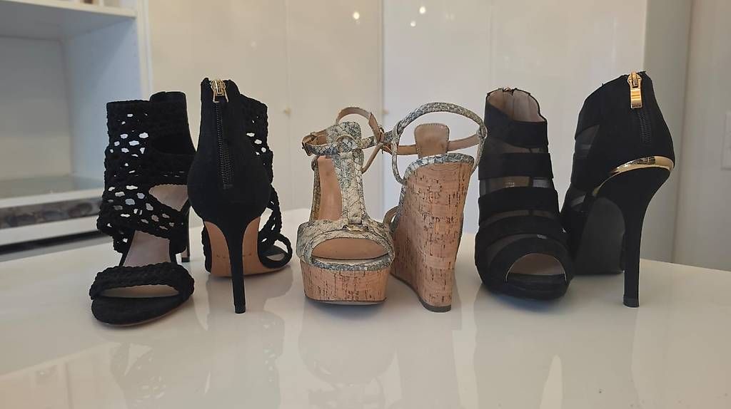 Scarpe da donna: 3 Damenschuhe, Pumps, Grösse 38 – Usato da Wängi venduto da bm8677 1