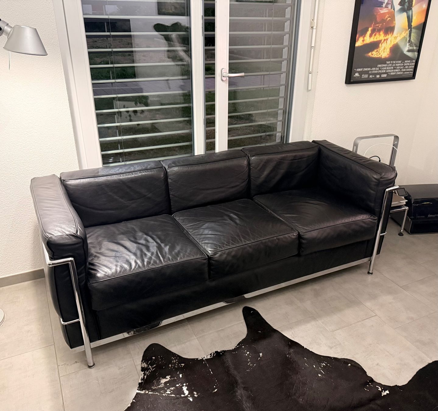 Divani: Corbusier Replika Schwarzes Leder Sofa 3-Sitzer Gebraucht – Usato da Brittnau venduto da ToastbrotT