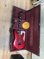Chitarra elettrica Spacer by Camac rossa con custodia
